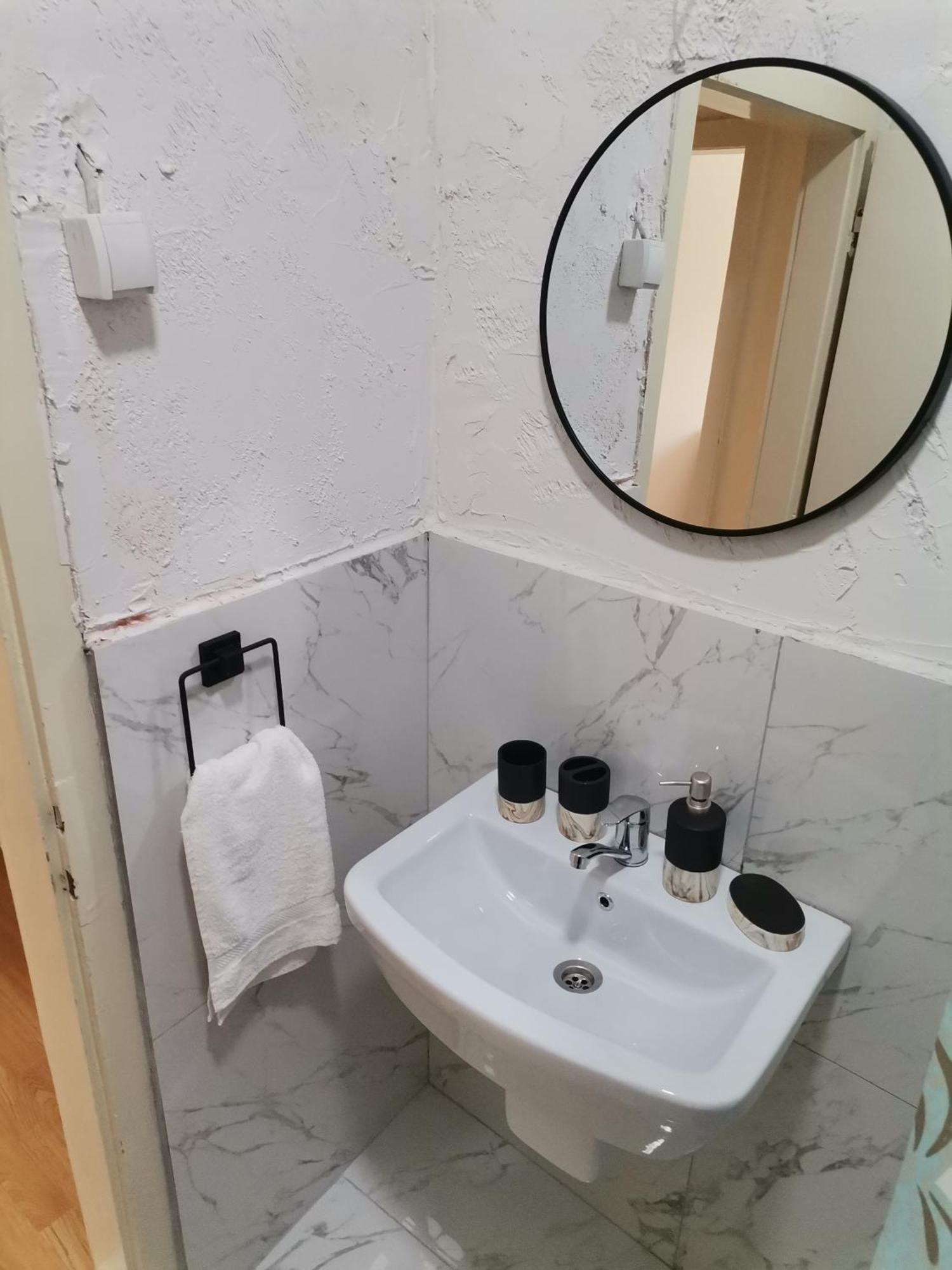 Calla 5 Apartment - Main Square, In The City Shopping Center - Parking Slot With Security And Video Camera Skopje Eksteriør billede